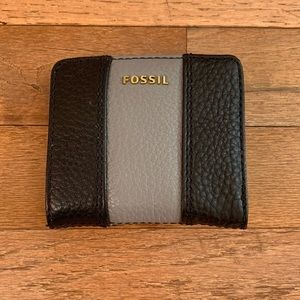 Fossil wallet. Small fossil wallet. New without tags. Black and gray